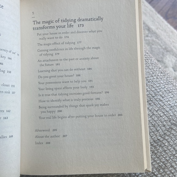 NWT 💰 Marie Kondo: the life changing magic of tidying up book - Picture 8 of 8